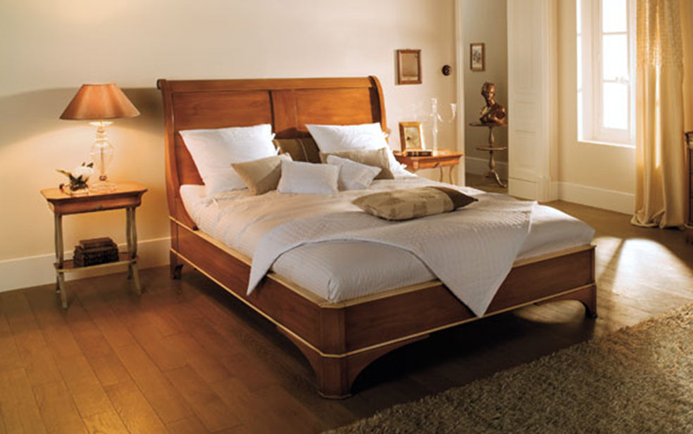 Lit escamotable en merisier massif style Louis Philippe Lit escamotable en merisier massif style Louis Philippe