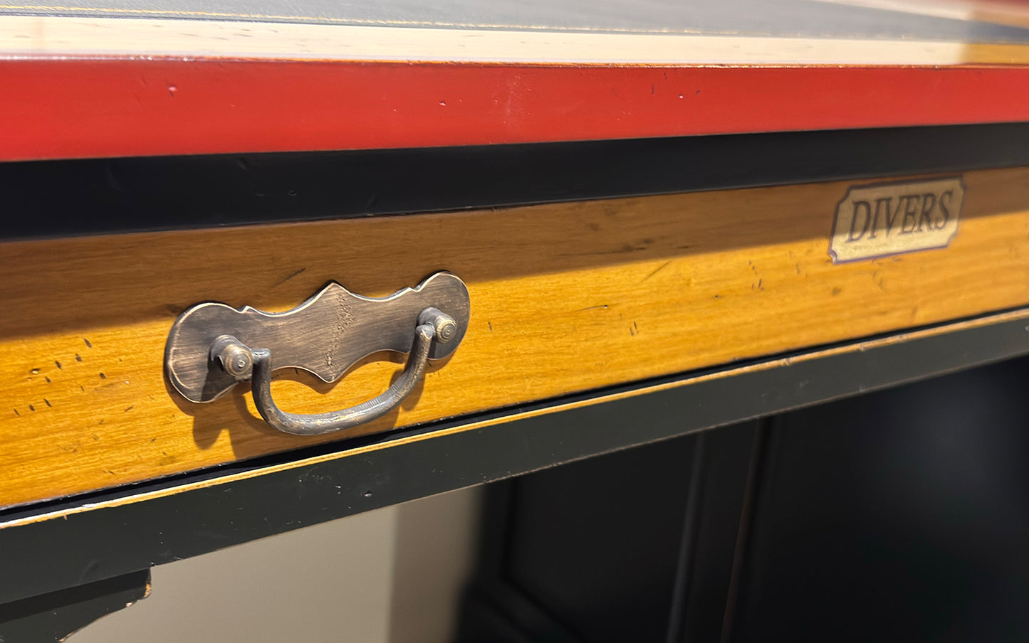 Schreibtisch d'Horloges