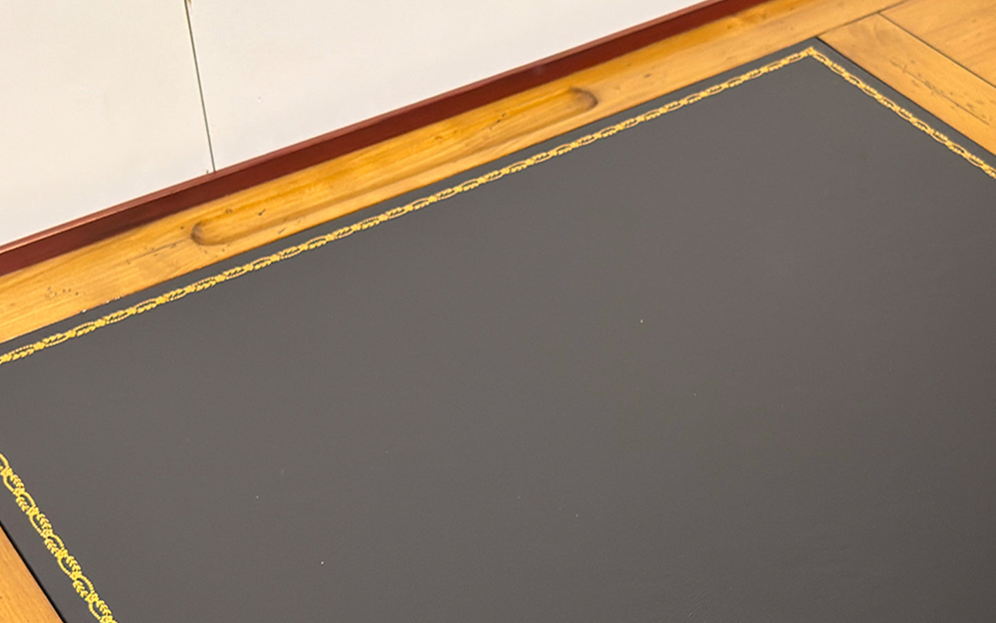 Schreibtisch d'Horloges