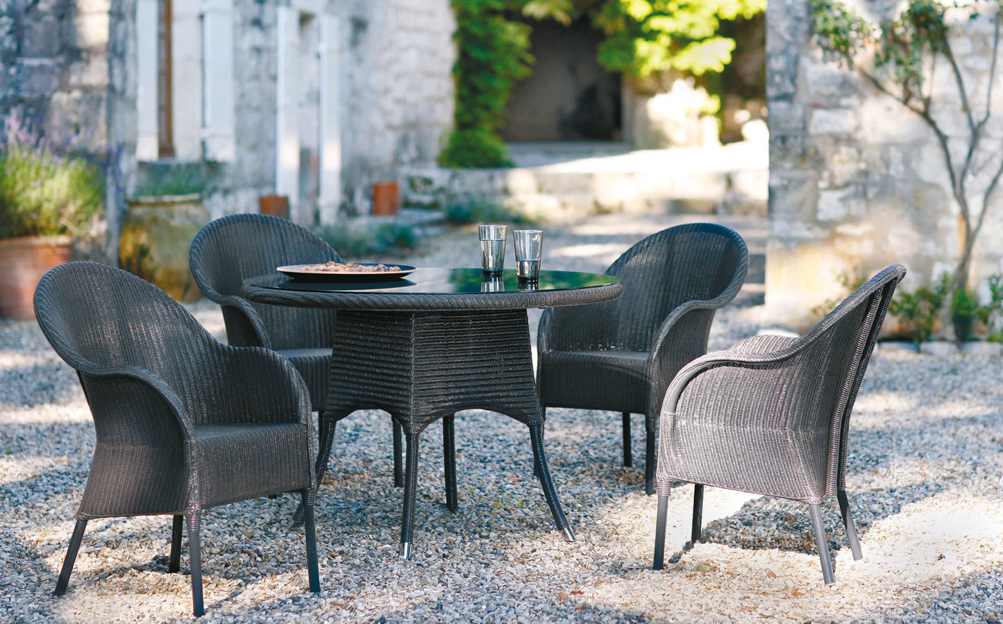 Outdoor eettafels en stoelen